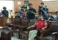 Begini yang Terjadi saat Gatot Brajamusti Jalani Sidang Perdana Kasus Asusila