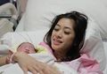 Ini Dia Kado Spesial Tahun Baru Ibas Yudhoyono dan Aliya Rajasa, Lihat Ekspresi SBY dan Hatta Rajasa yang Sempat Tegang!