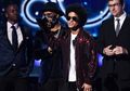 Sabet Tiga Penghargaan Paling Bergengsi di Grammy Awards 2018, Bruno Mars Dikaitkan dengan Adele, Ada Apa?