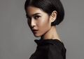 Inspirasi Model Rambut Pendek Ala Dian Sastrowardoyo yang Bikin Terlihat Awet Muda