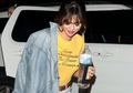 Isyaratkan Suasana Hati, Tulisan di Kaus Selena Gomez Sukses Menyita Perhatian Publik