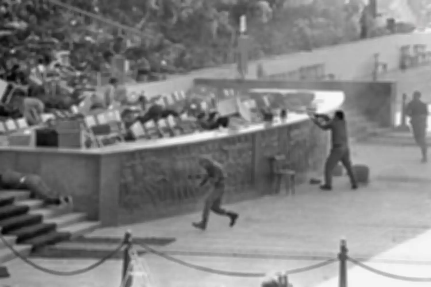 Penembakan Presiden Mesir Anwar Sadat saat menonton parade militer.