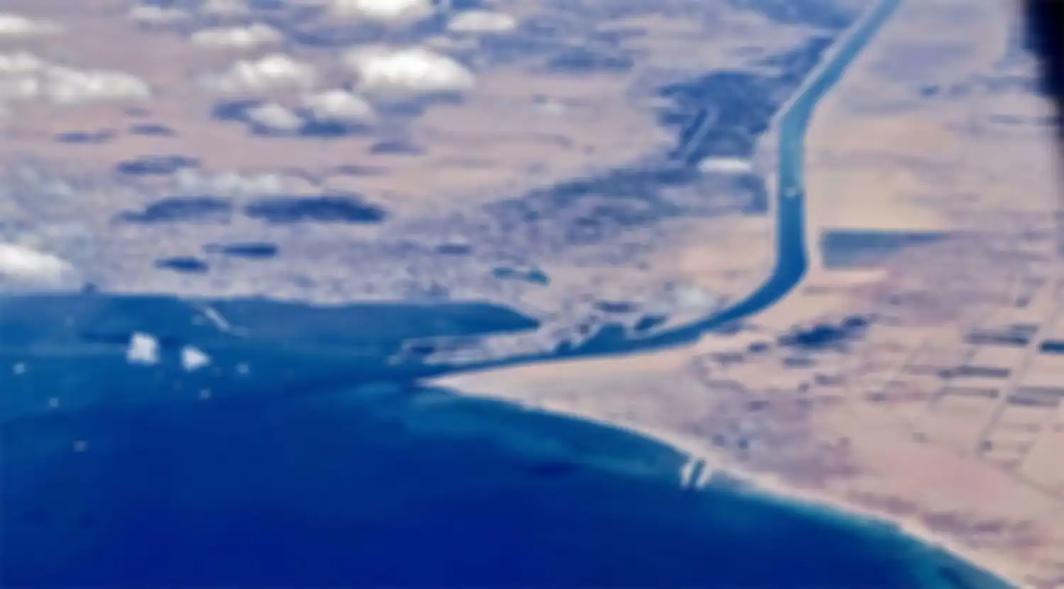 Terusan Suez.