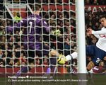 VIDEO - Alli Cetak Gol Kelas Dunia Usai Angkat Bola Lewati 2 Pemain Man United