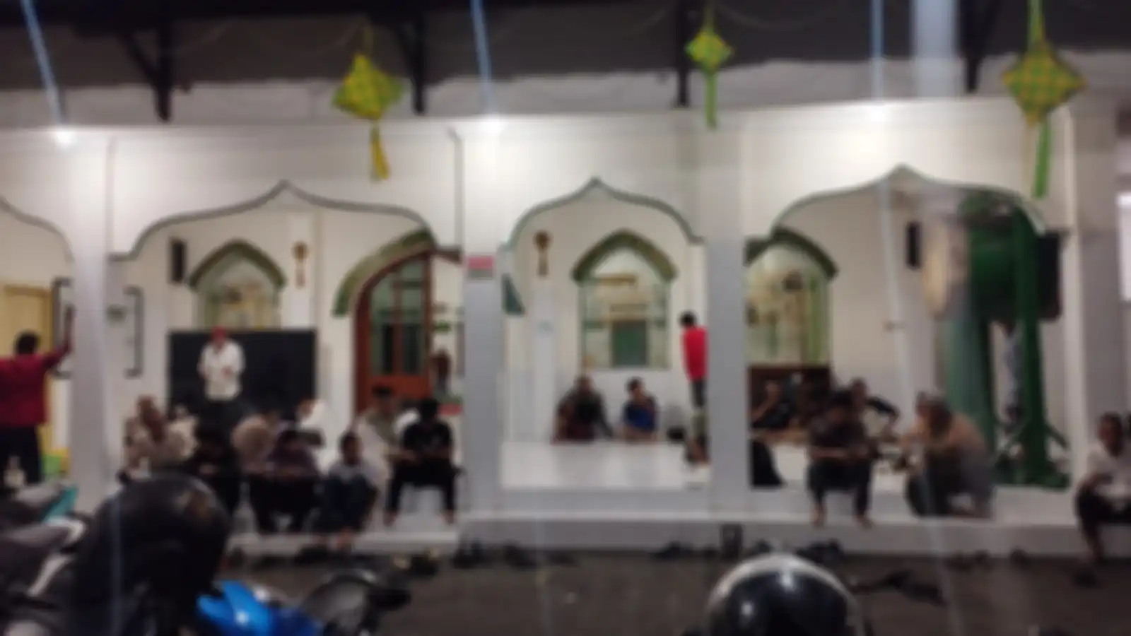 Suasana Masjid Darussalam Jayengan Solo saat buka bersama (Habib Asyhad/Intisari)