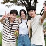 Potret Kim Soo Hyun Bareng Kru Produksi Wanita It's Okay to Not Be Okay Tuai Sorotan, Akrab Banget sampai Iseng Pegang-pegang Rambut!