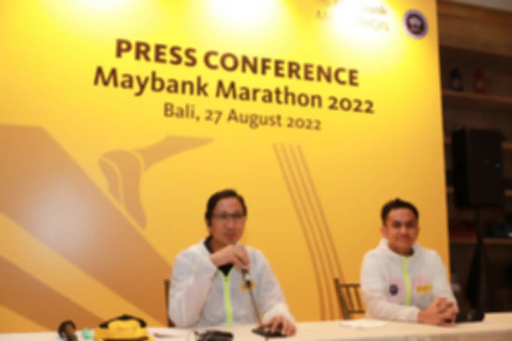 Widya Purnama (kiri) saat konferensi pers kesiapan Maybank Marathon 2022.