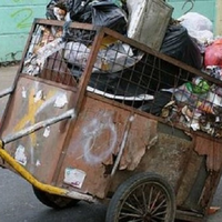 Pakai Trik Curang, Gaji Tukang Sampah Ini Lebih Besar Daripada Pasukan Militer!
