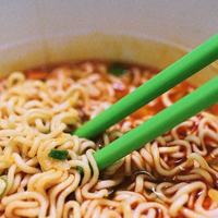 Diidentikkan Sebagai Makanan Anak Kos, Ternyata Ada Kisah Sedih di Balik Mie Instan yang Sekarang Mendunia, Butuh Penelitian Komposisi dan Butuh Waktu Lama , Simak Kisahnya Berikut!