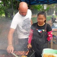 Dinikahi Pria Bule, Wanita Penjual Ayam Bakar Ini Terkejut Mengetahui Identitas Asli Suaminya Setelah Ditangkap Polisi