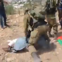 Video Tunjukkan Tentara Israel Lakukan Tindakan Brutal terhadap Warga Palestina Pengunjuk Rasa Sengketa Lahan, Jepit Leher Pria Tua ke Tanah hingga Tak Berdaya