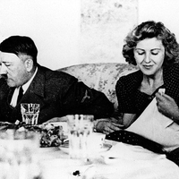 Sebelum Bunuh Diri, Hitler Tulis Wasiat: Saya Tidak Sanggup Memikul Tanggung Jawab Perkawinan