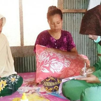Ketegangan Bidan Fifi Berpraktik di Sarang Komodo