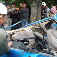Tragis! Kecelakaan Angkot dan Truk Molen di Dekat Jembatan Ciampea Menewaskan Kakak Beradik