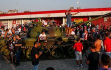 Jalani Laga Kualifikasi Liga Champions, Fans Red Star Belgrade Membawa Tank