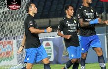 Perempat Final Piala Presiden 2022 - Persib Bandung Masih Ditahan Imbang PSS pada Babak Pertama