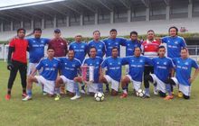 Aksi Konyol Eks Pemain Persija Bersama Tim Sepak Bola Veteran di Banyuwangi
