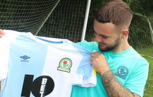 Blackburn Rovers Permanenkan Adam Armstrong