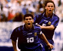 Diego Maradona Ternyata Pernah Pakai Jersey Nomor Sembilan di Napoli, Ini Kisah dan Jawabannya