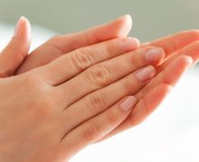 Telapak Tangan Anda Selalu Basah dan Berkeringat? Bisa Jadi Ini Penyebabnya