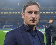 Salut! Francesco Totti Berikan Kejutan untuk Fan AS Roma yang Tunanetra