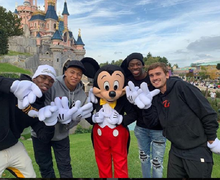 Liburan, Empat Pemain Muda Timnas Prancis Kunjungi Disney Land Paris