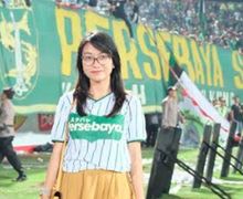 Kerap Saksikan Laga Persebaya, Bonita Cantik Ini Punya Cerita Menarik ketika Berpacaran dan Kini Jadi Istri