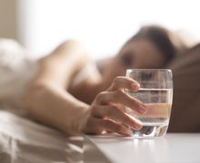 5 Manfaat Minum Air Hangat di Pagi Hari, Salah Satunya Cegah Penuaan Dini