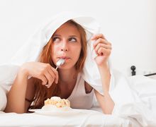Hati-hati! Makan Malam Terlalu Larut Buat Tubuhmu Tanggung 5 Risiko Mengerikan Ini