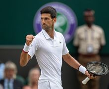 Novak Djokovic Rayakan Juara Wimbledon 2019 dengan Makan Rumput Lapangan