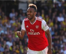 VIDEO - Ekspresi Kagum Aubameyang Saat Melihat Bocah Ajaib Arsenal Cetak Brace