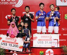 Indonesia Masters 2020 - Momen Kocak Anak Ahsan/Hendra saat Salah Naik Podium Juara