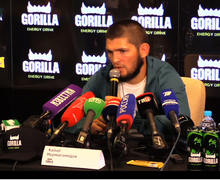 Kesal, Khabib Nurmagomedov Semprot Wartawan karena Ajukan Pertanyaan Bodoh