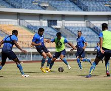 Eks Liverpool Kirim Sinyal untuk Persib Bandung, Netizen: Pansos Aja!