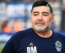 Diego Maradona Segera Jalani Operasi, Ada Pembekuan Darah di Otak