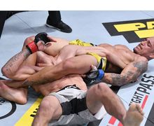 Tony Ferguson Membedah Momen saat Charles Oliveira Kalah Mental di UFC 256
