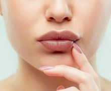 Hindari Bahan Kimia, Cerahkan Warna Bibir Dengan Ramuan Alami Ini