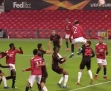 VIDEO - Teknik Muay Thai Lindelof ke Wajah Bek Sociedad, Bikin Ngillu!