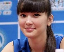 Gaya Tampilan Sederhana Sabina Altynbekova, Si Pevoli Cantik yang Tiba-tiba Menikah dengan Pria Misterius