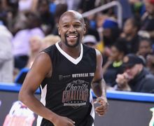 Floyd Mayweather Kepergok Nonton Pertandingan NBA Bareng Wanita Misterius