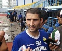 Viral Video Aksi Kocak Pemain Baru Persib Bandung, Netizen Sampaikan Komentar Menggelitik