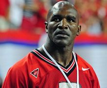 Evander Holyfield Mengaku Tak Gentar Lawan Mike Tyson untuk Ketiga Kalinya