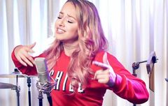 Youtuber Emma Heesters Blak-blakan soal Hubungan dengan Bek Southampton dan Kedekatan dengan Indonesia