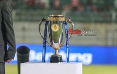 Klasemen Liga 1 - Persib Bandung ke Puncak Walau Gagal Menang di Kandang, Arema FC Intip Papan Atas