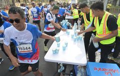 Kebutuhan Mineral 15 Ribu Peserta Jakarta International Marathon 2024 Terpenuhi dengan Baik