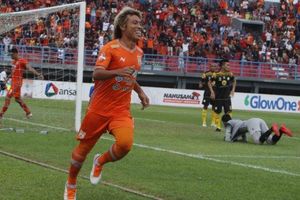 Setelah Resmi Dilepas Borneo Fc Asri Akbar Terima Kasih Bosku Bolasport Com