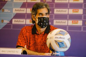 Tak Mau Ambil Pusing dengan Aksi Mata-mata Pelatih Visakha FC, Teco: Kita Buktikan di Lapangan!