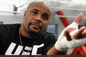 Walau Juara Kelas Welter Tutup Pintu, DC Ramal Trilogi Belum Cukup Bagi Leon Edwards dan Kamaru Usman