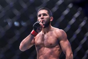 Hasil UFC 302 - Neraka 5 Ronde, Islam Makhachev Tetap Juaranya dengan Berdarah-darah
