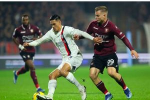 Link Live Streaming Fiorentina Vs AC Milan - Pujian Setinggi Langit Stefano Pioli untuk Gelandang Keturunan Indonesia